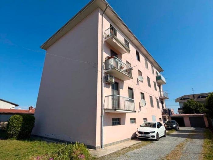 Appartamento quadrilocale in vendita in Via Don Carra, Centro, Saluggia