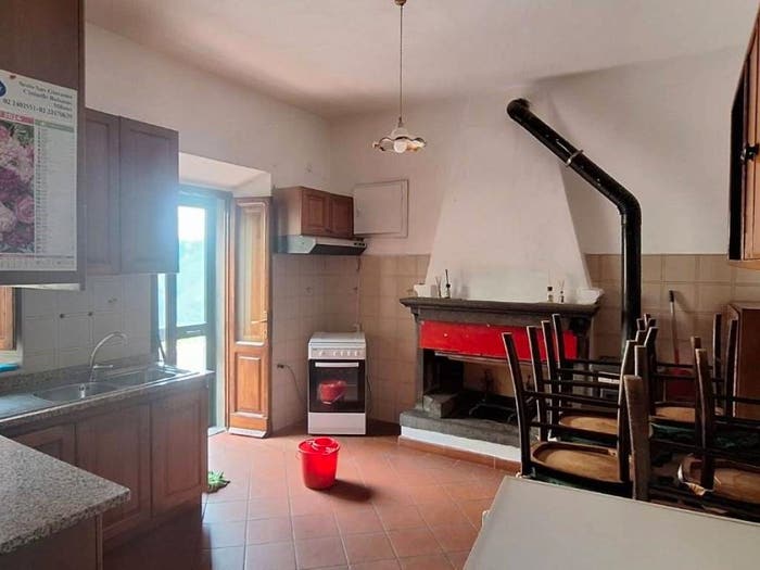 Casa con 6 locali in vendita in Bagni di Lucca