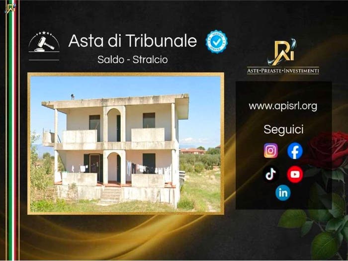 Casa con 6 locali in vendita in Contrada Pezza la Rosa, Luzzi