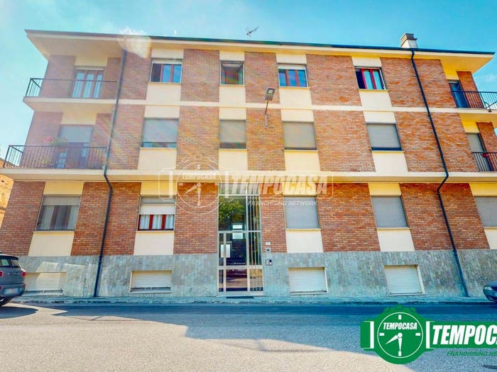 Appartamento trilocale in vendita in Via Ulderico Ollearo, Centro, San Salvatore Monferrato