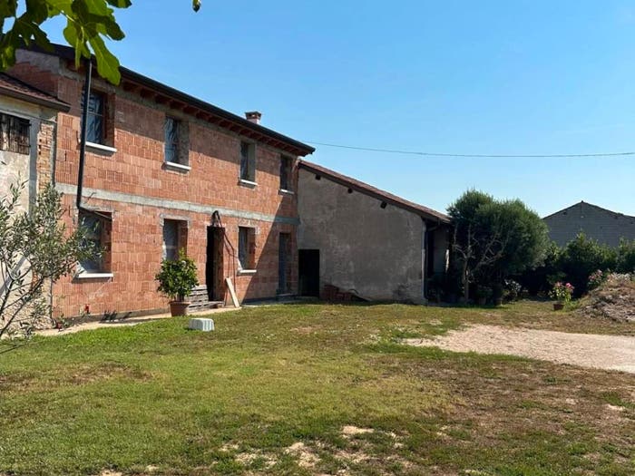 Casa con 6 locali in vendita in Via Motta, Nogara