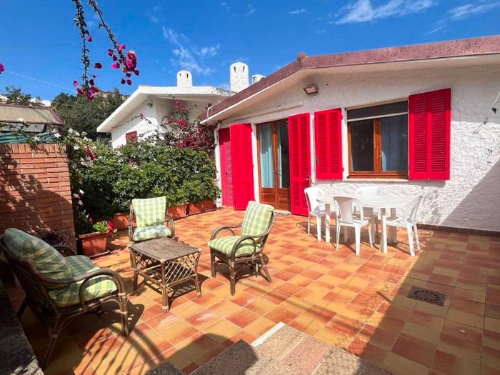 Casa trilocale in vendita in Via Parigi, Iscra E Voes, Siniscola