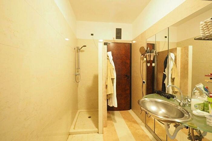 Appartamento quadrilocale in vendita in Via Giovanni Felisati, Venezia