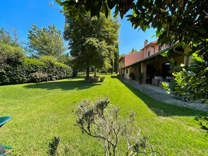 Casa con 6 locali in vendita in Melizzano