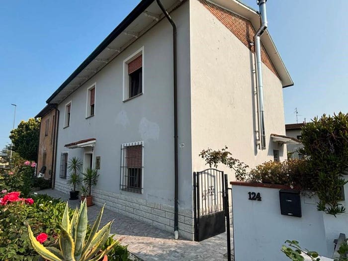 Casa con 6 locali in vendita in Roncalceci Longana, Ravenna