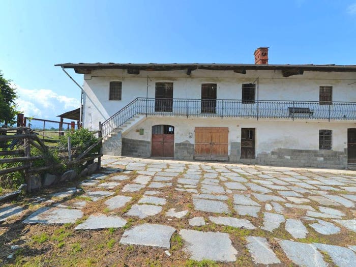Casa con 6 locali in vendita in Via Becetto, Barge
