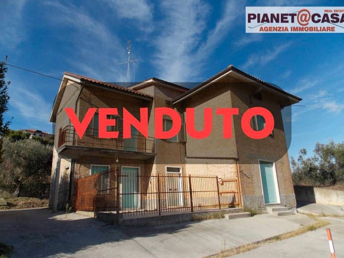 Casa con 6 locali in vendita in Contrada San Lazzaro, Offida