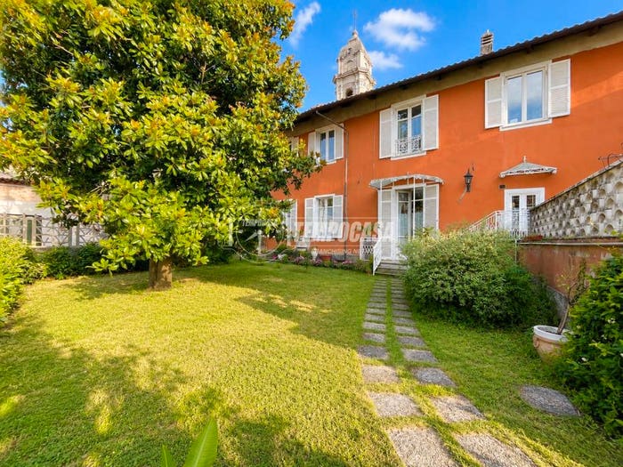 Casa con 6 locali in vendita in Via delle Scuole, Centro, Mazzè