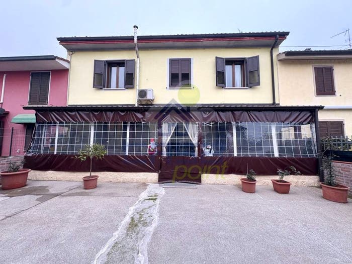 Casa con 6 locali in vendita in vicolo libertà, Centro, Cingia de' Botti