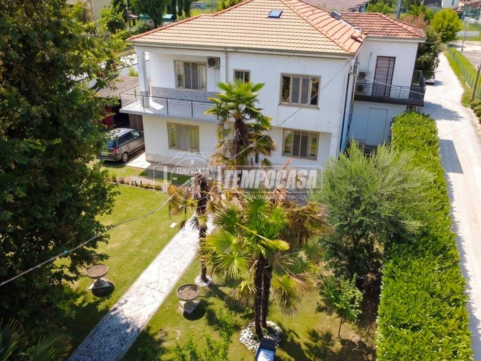 Casa trilocale in vendita in Via Chiesa Alberone, Frazioni Nord, Cento
