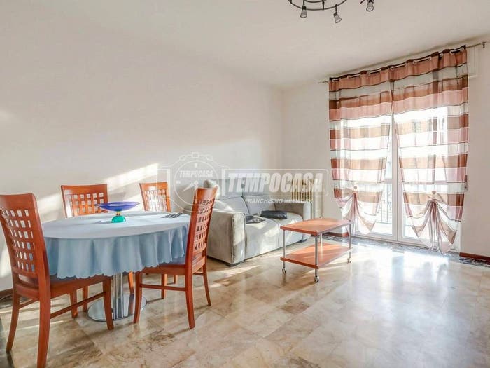 Appartamento trilocale in vendita in Via Vittorio Veneto B, Centro, Luino