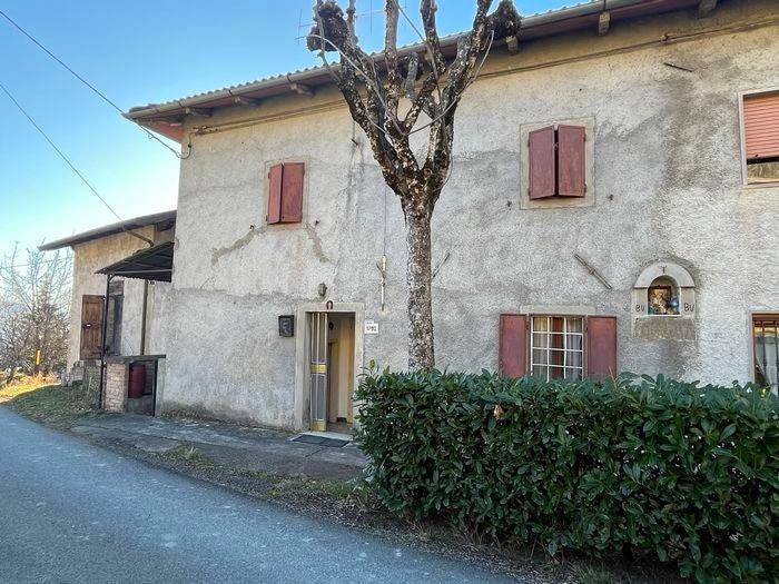 Casa con 5 locali in vendita in Fanano