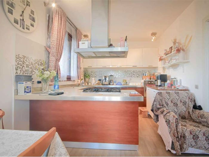 Casa con 6 locali in vendita in Cassiano Grugnaleto, Montemarciano