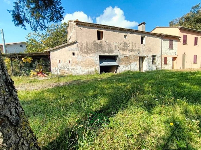 Casa con 6 locali in vendita in loc Chiaruccia, Rosciano, Fano