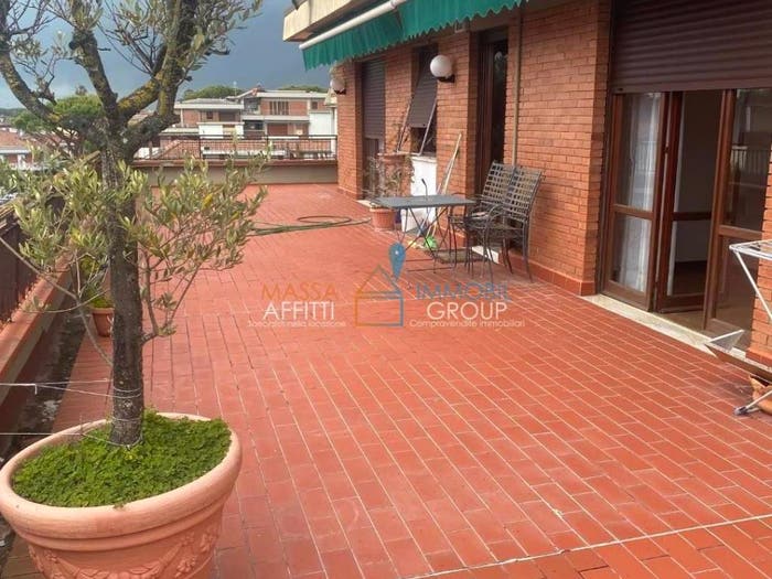 Casa con 6 locali in vendita in Via Magliano, Marina di Massa Centro, Massa