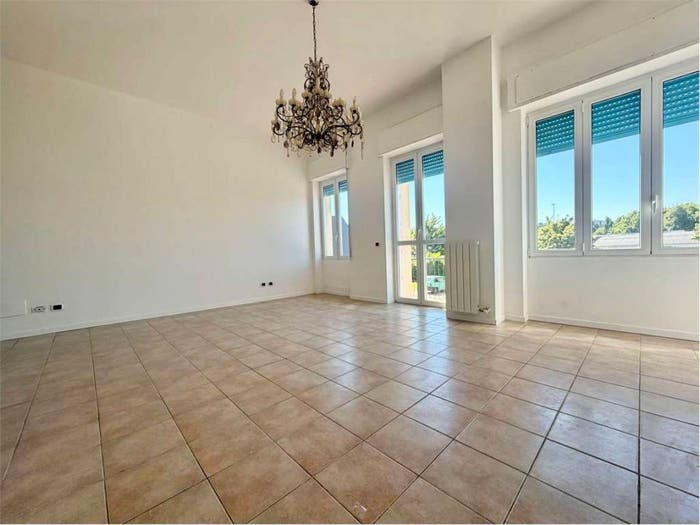 Appartamento quadrilocale in vendita in Via Emilio De Marchi, Monticello, Monticello Brianza