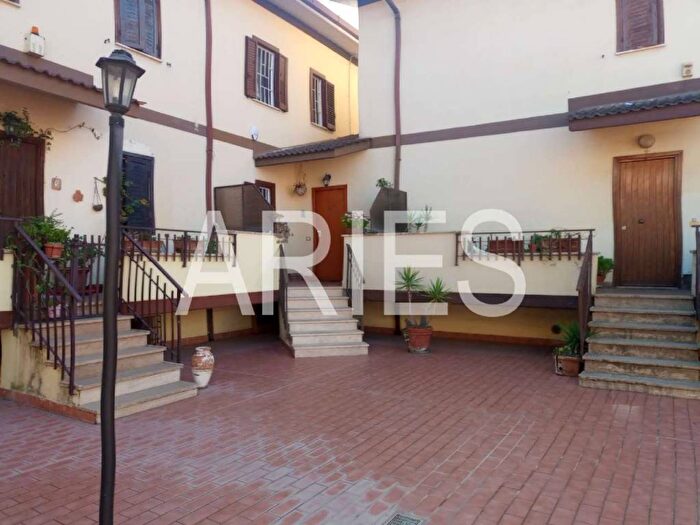 Casa con 5 locali in vendita in via Cassia, La Storta, Roma