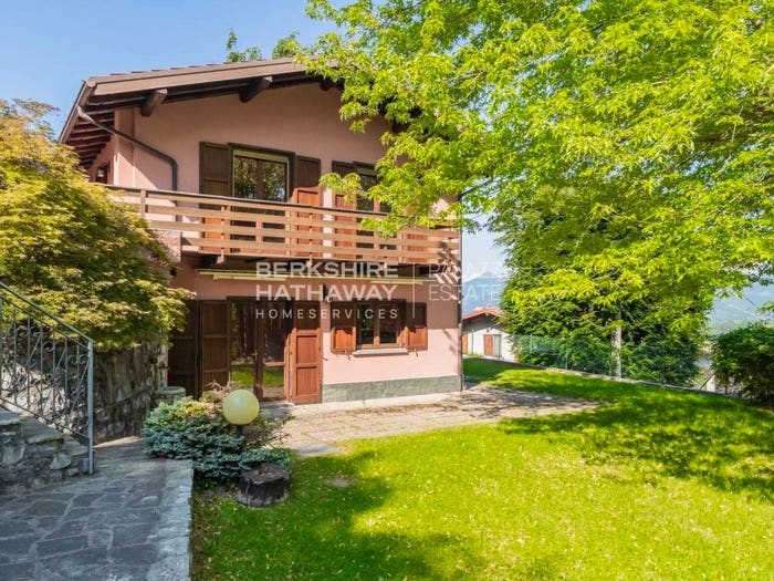Casa con 6 locali in vendita in Alta Valle Intelvi