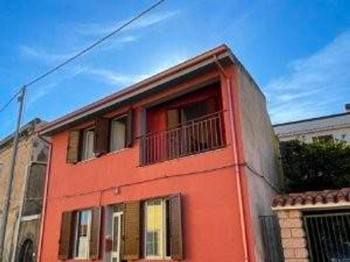Casa con 6 locali in vendita in Via Roma, Centro, Tresnuraghes