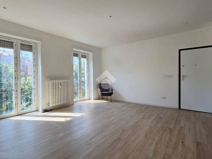 Appartamento quadrilocale in vendita in Via Passo Rolle, Quartiere Feltre, Milano