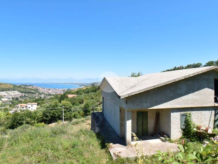 Casa con 6 locali in vendita in Via la Vecchia, Agropoli
