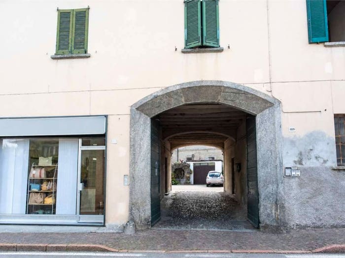 Appartamento quadrilocale in vendita in Via Roma, Centro, Inverigo