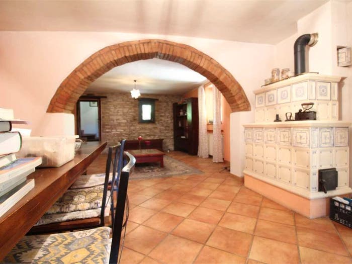 Casa con 6 locali in vendita in Via Cà Marino, Urbino