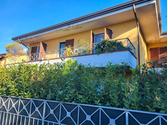 Casa con 6 locali in vendita in Marina di Massa Centro, Massa