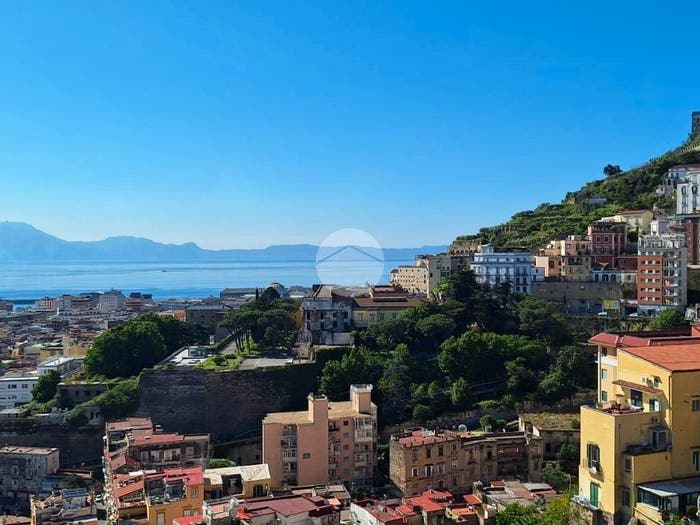 Appartamento con 5 locali in vendita in Cso Vittorio Emanuele, Monte Santo, Napoli