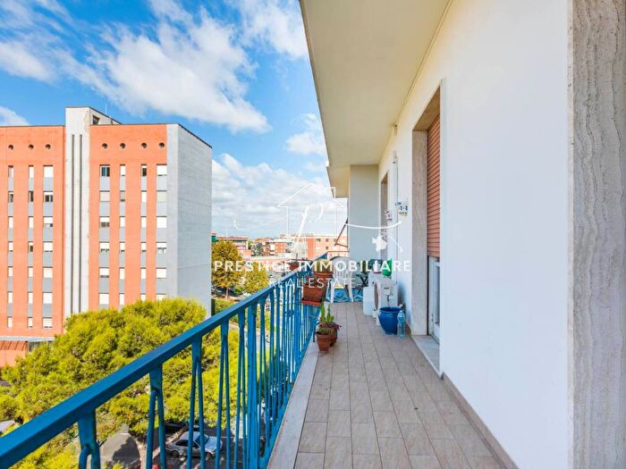 Appartamento quadrilocale in vendita in Calzabigi, Livorno