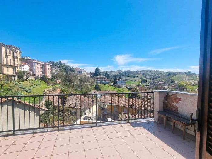 Casa con 6 locali in vendita in Via Angelo Brofferio, Centro, Mombercelli