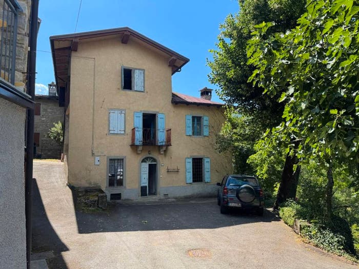 Casa con 6 locali in vendita in Sestola