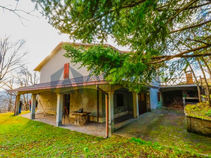 Casa con 6 locali in vendita in Villaggio Monte Freddo, Tredozio