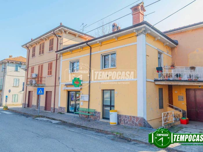Appartamento trilocale in vendita in Via Roma, Centro, Piozzano