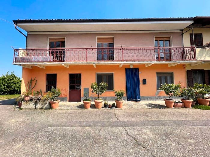 Casa con 6 locali in vendita in Borgata Cabora, Montà
