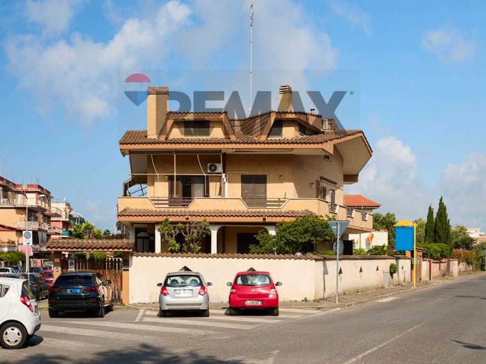 Casa con 6 locali in vendita in Via Formia, Centro Civico, Ladispoli