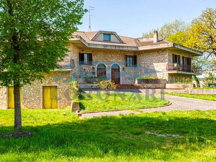 Casa quadrilocale in vendita in Via Giovanni Pascoli, Centro, Massa Martana