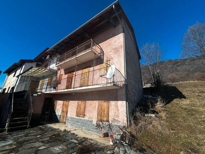 Casa con 6 locali in vendita in Borgata Grange, Condove