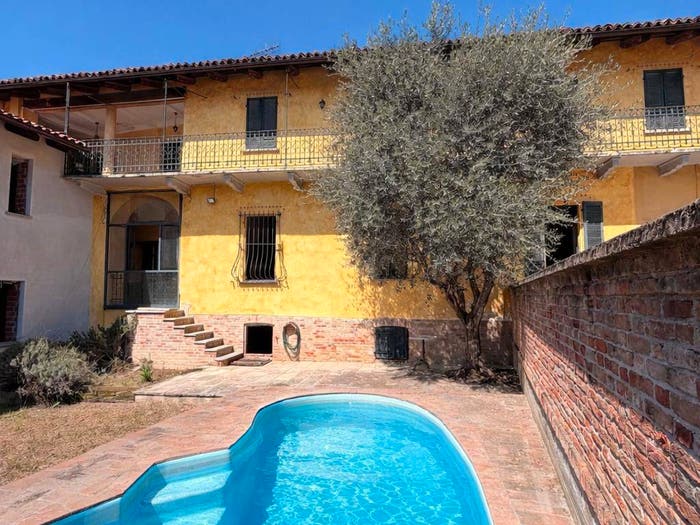 Casa con 6 locali in vendita in Via Roma, Centro, Castagnito