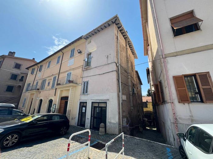 Appartamento con 5 locali in vendita in Piazza Giuseppe Garibaldi, Centro, Palestrina