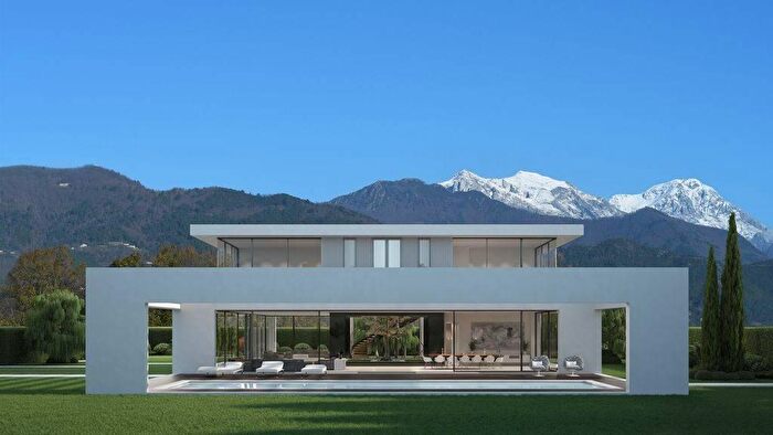 Casa con 8 locali in vendita in Via Pablo Picasso, Forte Dei Marmi