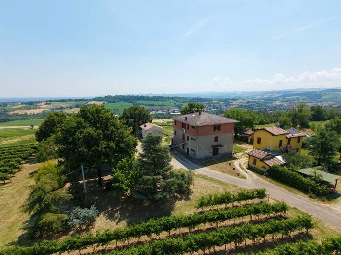 Casa con 6 locali in vendita in Via Sinistra Guerro, Centro, Castelvetro di Modena
