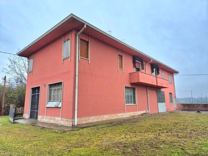 Casa con 5 locali in vendita in Via Ghiacciaia, Legnago