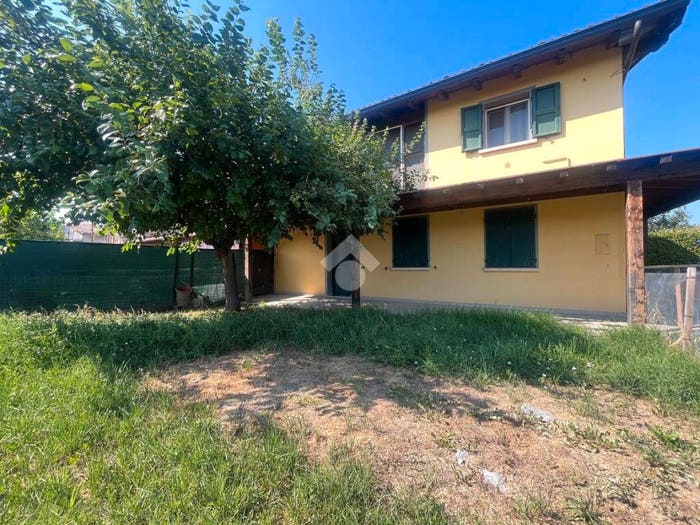 Appartamento con 5 locali in vendita in Via Casetto, Centro, Campegine