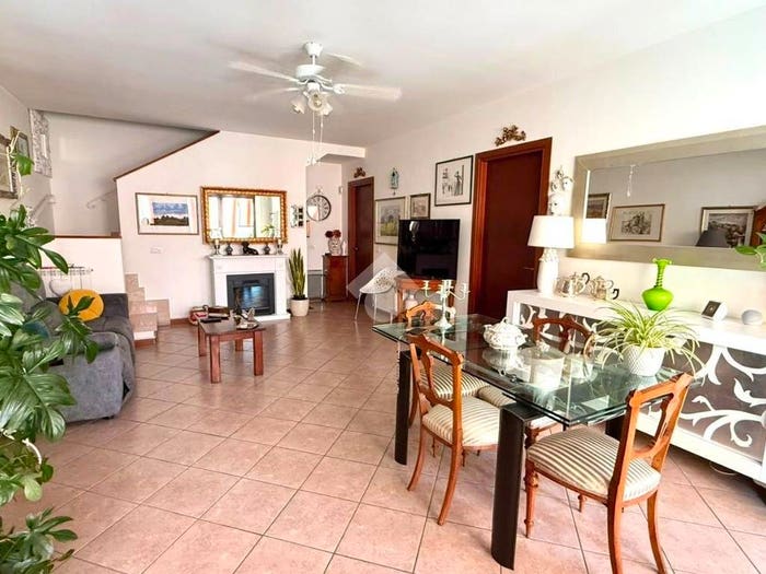 Casa con 5 locali in vendita in VIALE DEGLI ULIVI, Capena