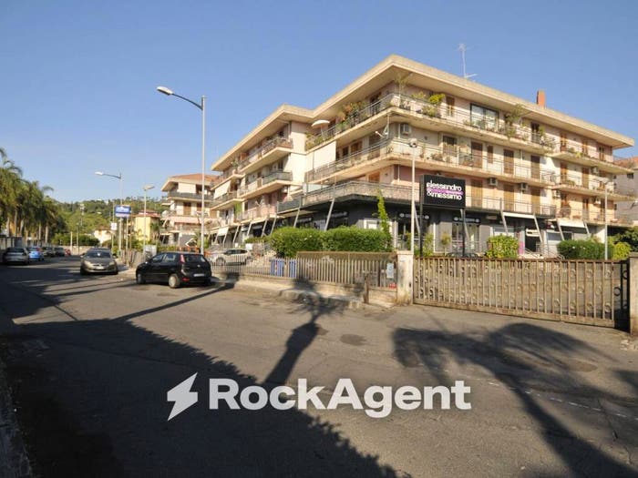 Appartamento trilocale in vendita in Via Santi Bonaccorsi, Centro, Aci Catena