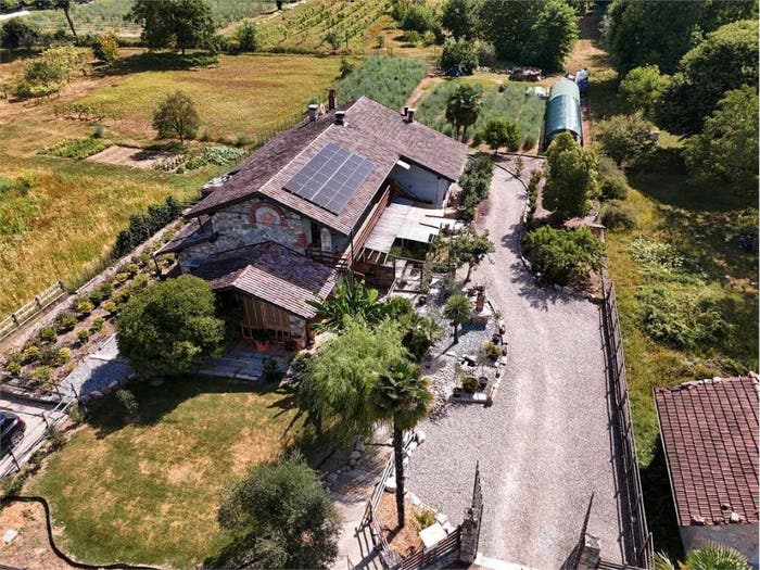 Casa con 6 locali in vendita in Via San Quirico, Centro, Angera