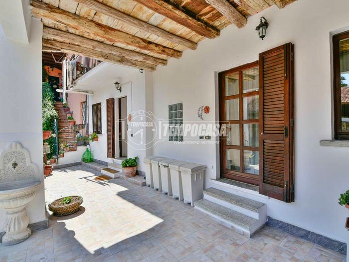 Appartamento trilocale in vendita in Via Rho, Capiago Intimiano Olmeda, Capiago Intimiano
