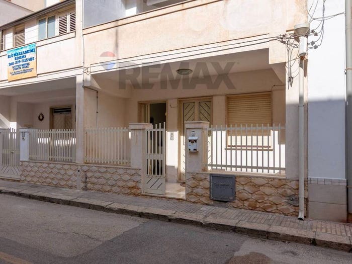 Appartamento quadrilocale in vendita in Via Salvatore Giardina, Centro, Pachino