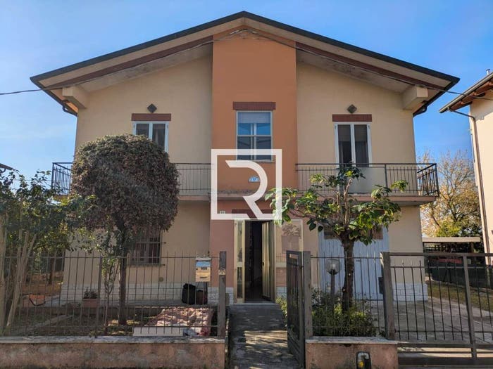 Casa con 6 locali in vendita in VIA DEGLI AVIERI, Ronco, Forlì